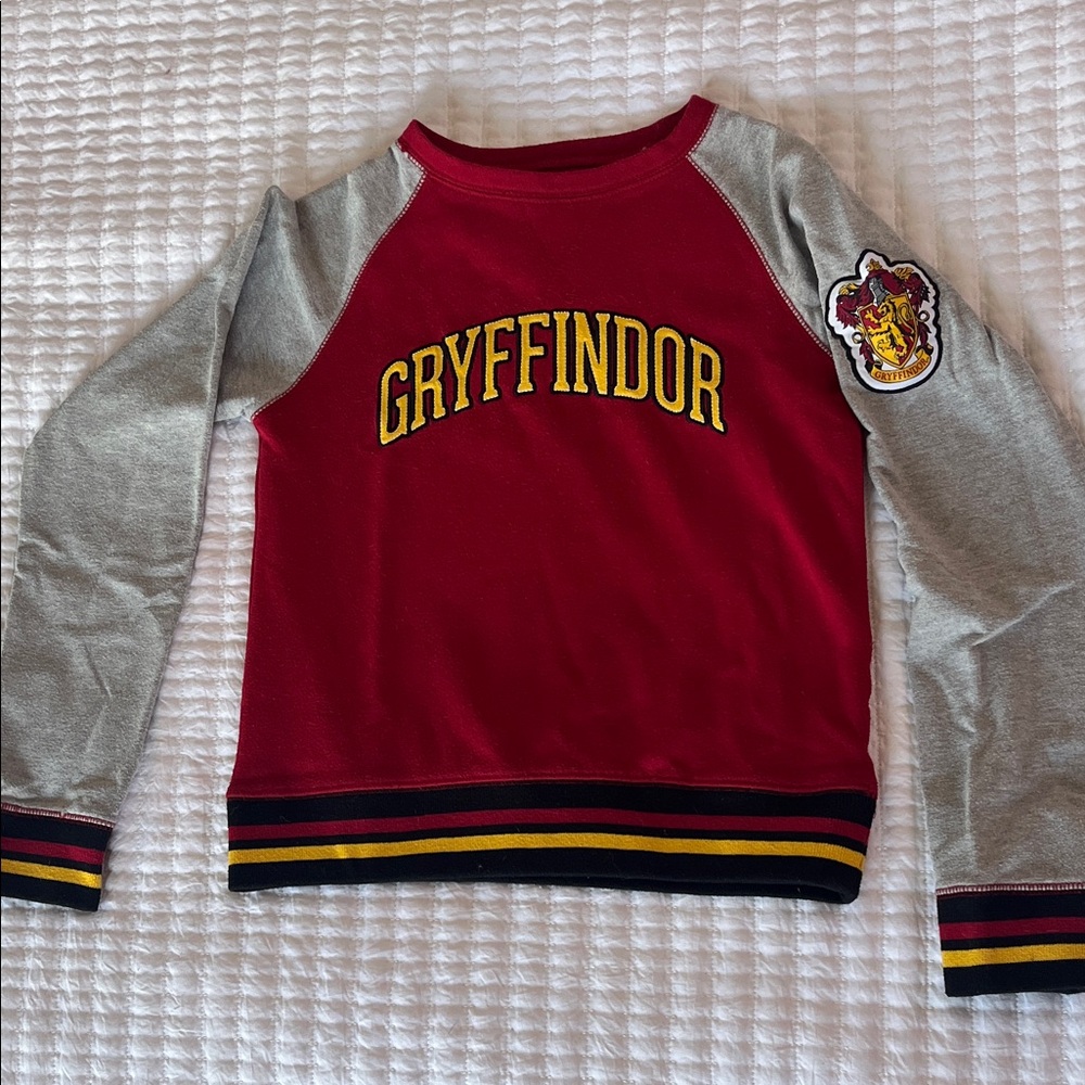Gryffindor Kids M Sweatshirt- Wizarding World of Harry Potter Universal Studios